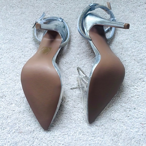 NEW Bow Heels - Picture 6 of 6